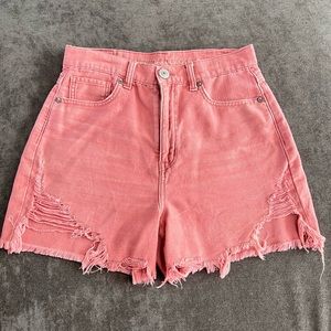 Need a new home! Size 2 American eagle shorts. 💟